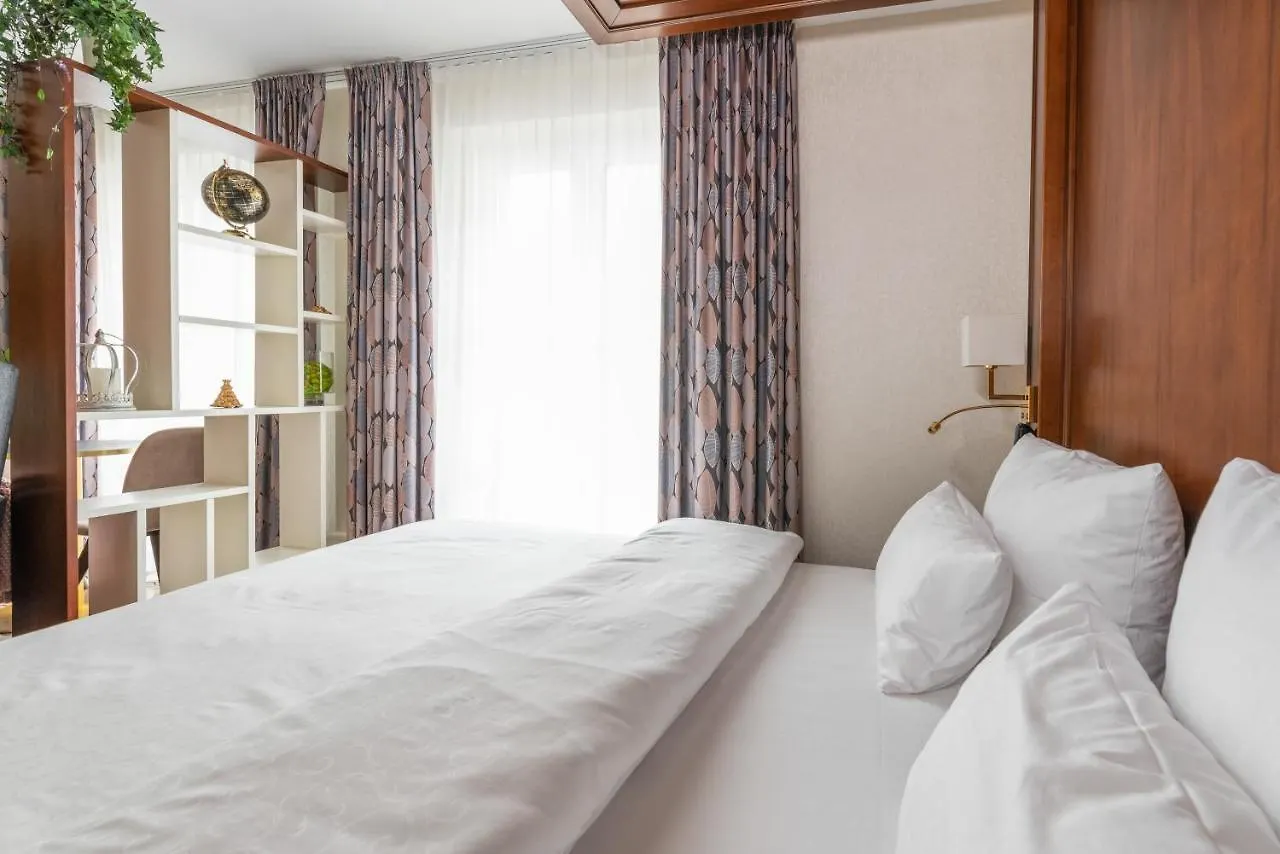 Advastay By King'S München Hotel